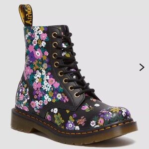 Dr. Martens 1460 WOMEN'S VINTAGE FLORAL LEATHER LACE UP BOOTS